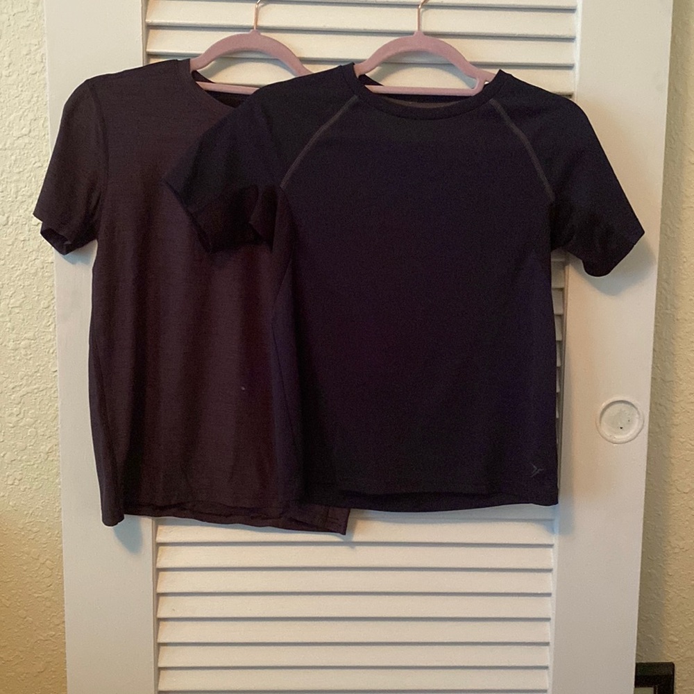 Boys Old Navy athletic tees